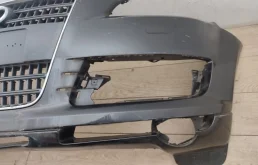 Бампер передний для Audi Q7 2011 года на фотографиях