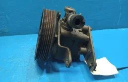 Насос ГУР для Nissan X-Trail на фотографиях