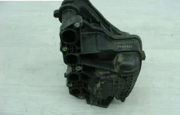 Впускной коллектор для Hyundai Solaris 2010 года на фотографиях