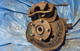 Ступица колеса передняя левая для Toyota RAV4 на фотографиях