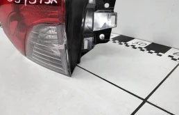 Фонарь левый для Toyota RAV4 2023 года на фотографиях