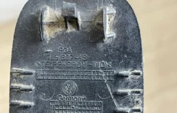 Заглушка буксировочного крюка задняя для Volkswagen Touareg 2009 года на фотографиях