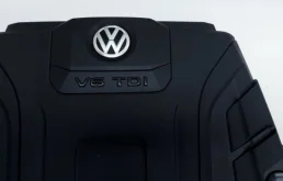 Корпус воздушного фильтра для Audi Q7 2018 года на фотографиях