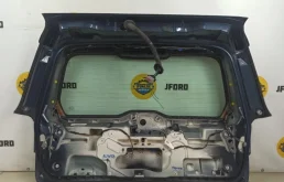 Двери для Volvo XC70 2009 года на фотографиях