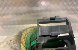 Усилитель переднего бампера для Volvo C30 на фотографиях