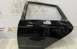 Двери для Hyundai i40 2017 года на фотографиях