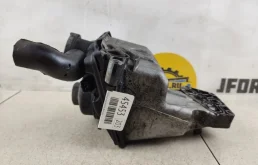 Корпус масляного фильтра для Volvo C30 на фотографиях