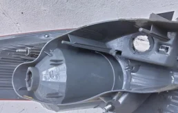 Фонарь внутренний правый для Hyundai Solaris 2012 года на фотографиях