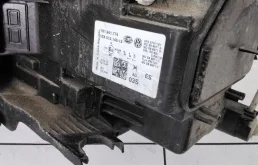 Фара ксенон левая для Volkswagen Touareg 2021 года на фотографиях