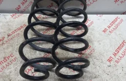 Пружина амортизатора задняя для Mazda CX 5 2015 года на фотографиях