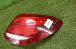 Фонарь внутренний правый для Mercedes-Benz E class на фотографиях