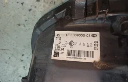 Фара правая для Opel Astra 2017 года на фотографиях