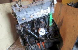 Двигатель без навесного для Renault Laguna на фотографиях