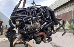 Двигатель для Jaguar XF 2010 года на фотографиях