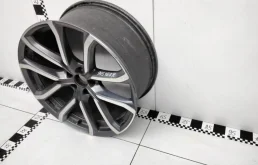 Диск колесный литой для Volvo XC90 2015 года на фотографиях