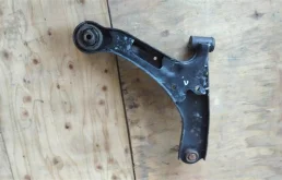 Рычаг передний левый верхний для Suzuki Grand Vitara на фотографиях