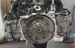 Двигатель без навесного для Subaru Legacy 2018 года на фотографиях