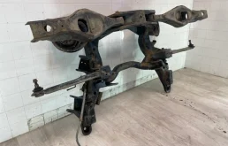 Задний подрамник для Mitsubishi Pajero на фотографиях