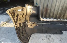 Накладка заднего бампера для Volkswagen Touareg 2004 года на фотографиях