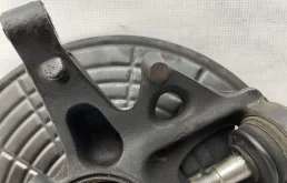 Кулак поворотный правый для Mercedes-Benz M class 2001 года на фотографиях