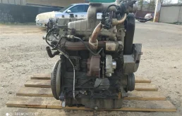 Двигатель без навесного для Volkswagen Polo 2000 года на фотографиях