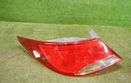 Фонарь левый для Hyundai Solaris 2015 года на фотографиях