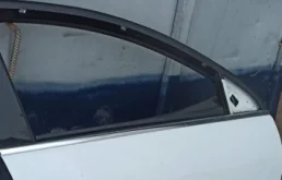 Дверь передняя правая для Opel Insignia 2015 года на фотографиях