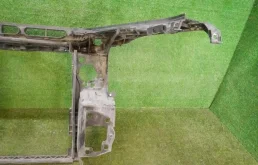 Панель радиатора (телевизор) для Mercedes-Benz M class на фотографиях