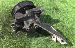 Насос ГУР для BMW X3 2006 года на фотографиях