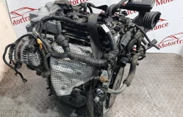 Двигатель для Nissan X-Trail 2003 года на фотографиях