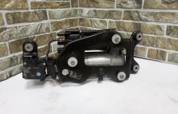 Компрессор пневмоподвески задний для BMW X6 2015 года на фотографиях