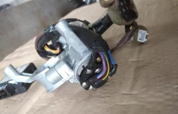 Замок зажигания для Mitsubishi Pajero Sport на фотографиях