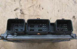 Блок управления двигателем для Nissan X-Trail 2010 года на фотографиях