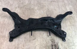 Подрамник двигателя для Mitsubishi Outlander 2008 года на фотографиях