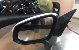Зеркало боковое левое для Toyota RAV4 2015 года на фотографиях
