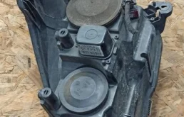 Фара правая для Opel Astra 2007 года на фотографиях