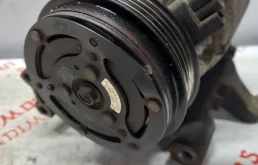 Компрессор кондиционера для Subaru Forester 2009 года на фотографиях