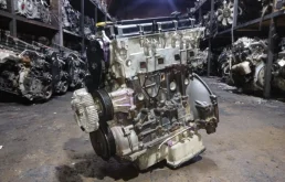 Двигатель без навесного для Nissan Navara 2013 года на фотографиях