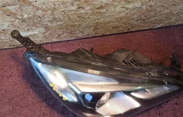 Фара правая для Opel Astra 2017 года на фотографиях