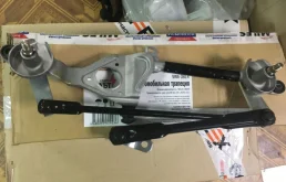 Трапеция стеклоочистителей для Hyundai Solaris 2018 года на фотографиях