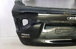 Крышка багажника для Kia Rio X line 2017 года на фотографиях