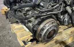 ГБЦ для Hyundai Starex 2002 года на фотографиях