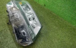 Фара правая для Ford Explorer на фотографиях