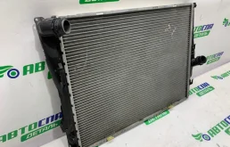 Радиатор охлаждения ДВС для BMW 3er 2007 года на фотографиях