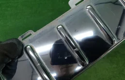 Накладка заднего бампера правая для Volkswagen Touareg 2007 года на фотографиях