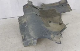 Подкрылок передний правый для BMW 7er 2017 года на фотографиях