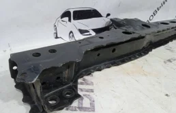 Подрамник двигателя для Toyota Corolla 2011 года на фотографиях