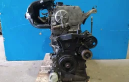 Двигатель без навесного для Nissan Altima 2002 года на фотографиях