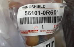Лобовое (ветровое) стекло для Toyota RAV4 на фотографиях