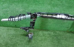 Усилитель переднего бампера для Mercedes-Benz CLA class 2018 года на фотографиях